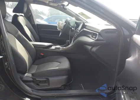 2021 Toyota Camry Le Hybrid z USA, uszkodzony, nr VIN 4T1C31AK3MU554394